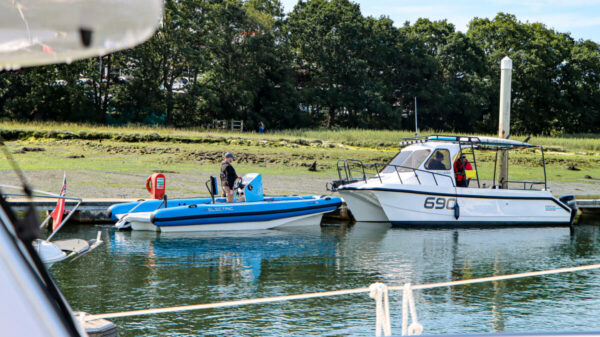 The Environment Agency has won a bid to secure four new commercial electric boats, to help reduce carbon emissions along the Thames.