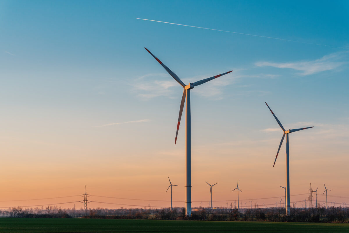 The prime minister Rishi Sunak has eased planning rules on building onshore wind farms, lifting what had effectively been a ban on new sites.