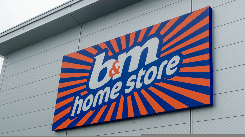 B&M Home Store shop logo, modern architecture shallow depth of field