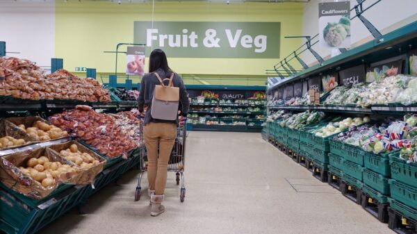 Supermarkets face a potential ban on fruit and veg plastic packaging as the government considers a return to traditional 'greengrocer' style methods.