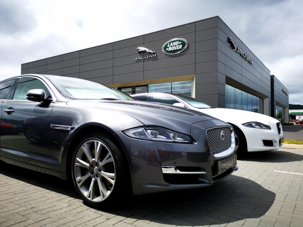 Jaguar Land Rover will be relying on new onsite and near site renewable energy projects for more than a quarter of its UK electricity needs.