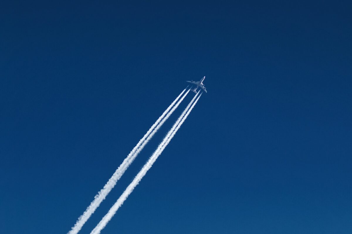 EasyJet, Ryanair and Wizz Air have hit out at the aviation industry's plans to exclude long-haul flights from a scheme to monitor aircraft vapour trails.