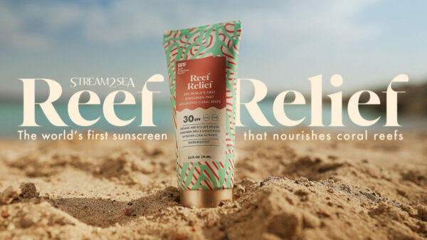 The world's first environmentally-friendly sunscreen has been formulated to protect the skin from UV rays while also feeding endangered coral reefs.